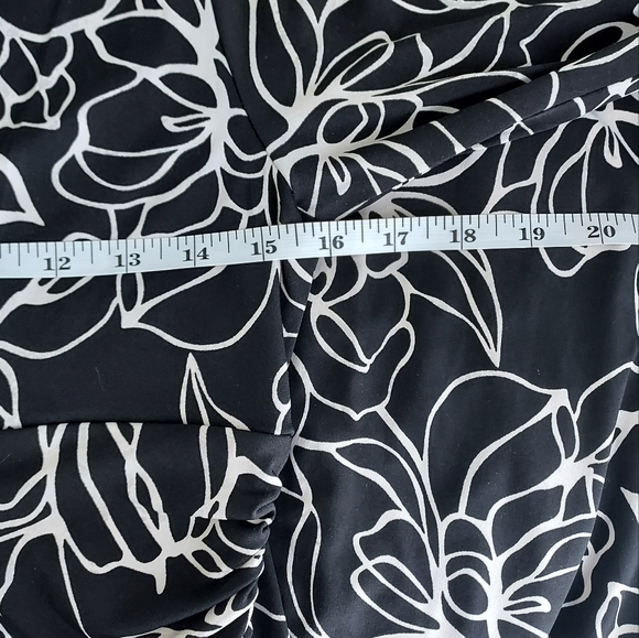 Shelby & Palmer, women's size small,  black & white pattern dress - Picture 4 of 4